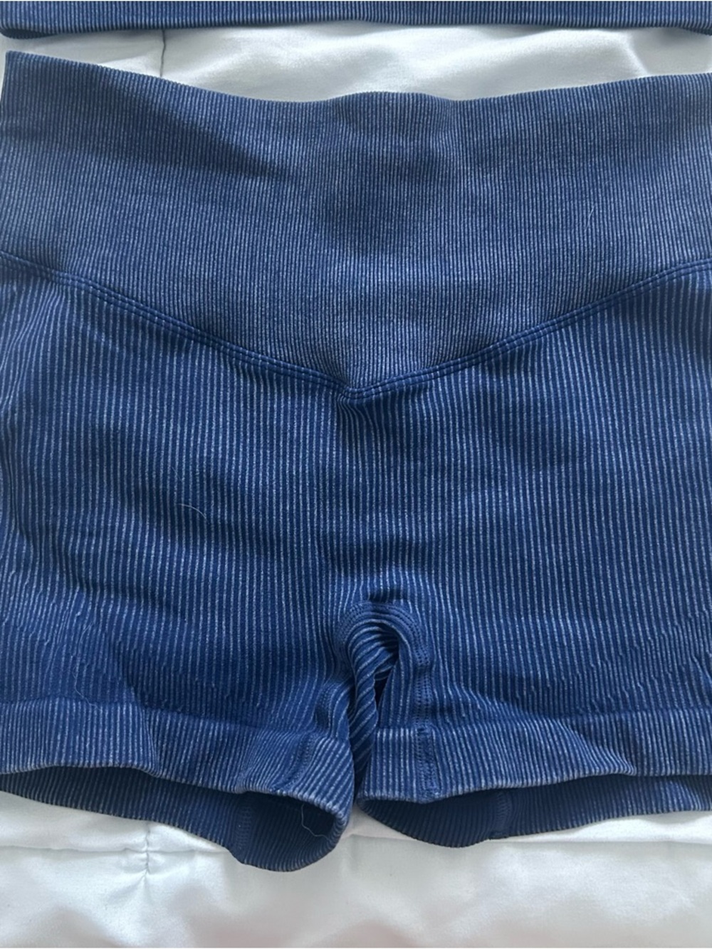 Ribbed Navy Blue Seamless Sports Bra & High-Waist Shorts Set - Picture 3 of 6